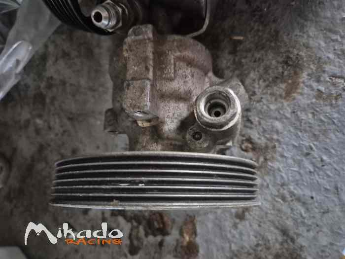 Pompe direction 208 R2 2