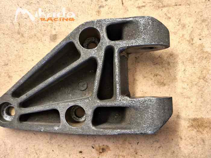 Supports moteur clio grA ou cup – photo 2 sur 4