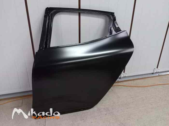Porte arrière gauche neuve de Clio 5 0