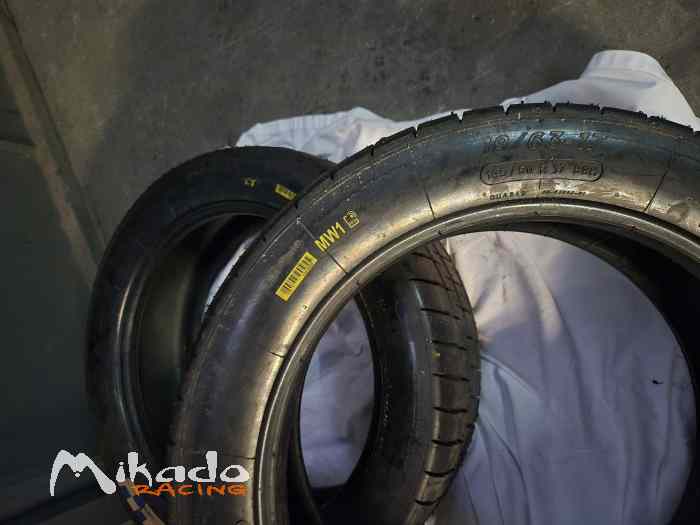 Pneus pluie en 17 neuf mw1 1