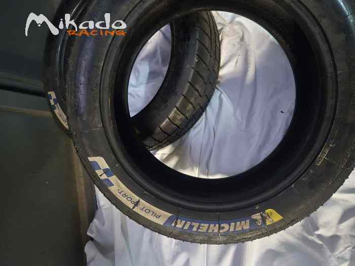 Pneus pluie en 17 neuf mw1 2