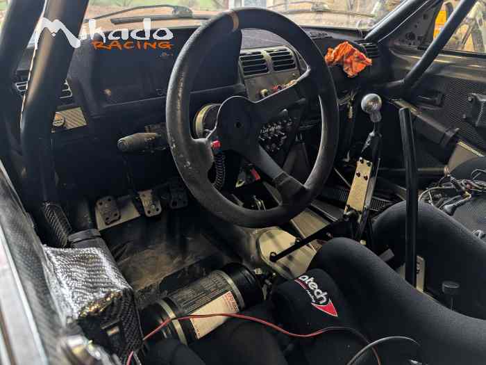 205 f2000 – photo 2 sur 2