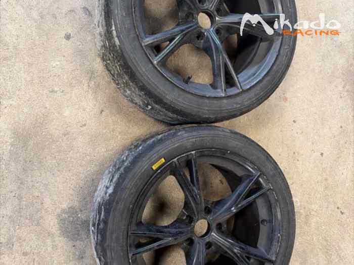 Vends 4 jantes avec pneus slick pour Lotus Exige V6 – photo 2 sur 3