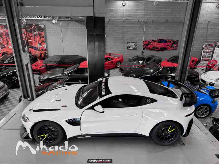 ASTON MARTIN VANTAGE AMR GT4 17A – TVA apparente – photo 2 sur 6