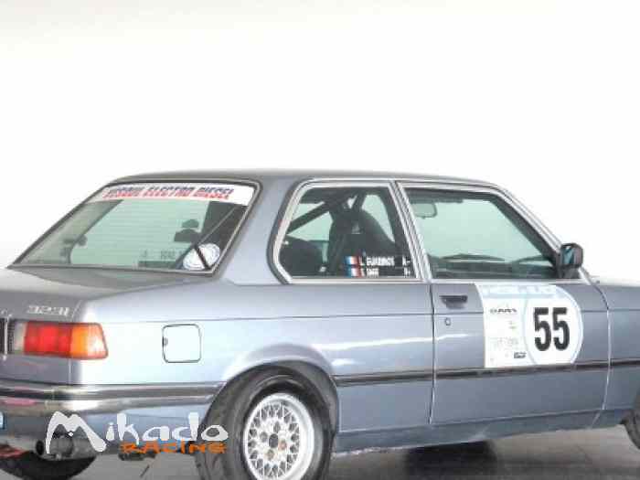 BMW 323I – photo 5 sur 5