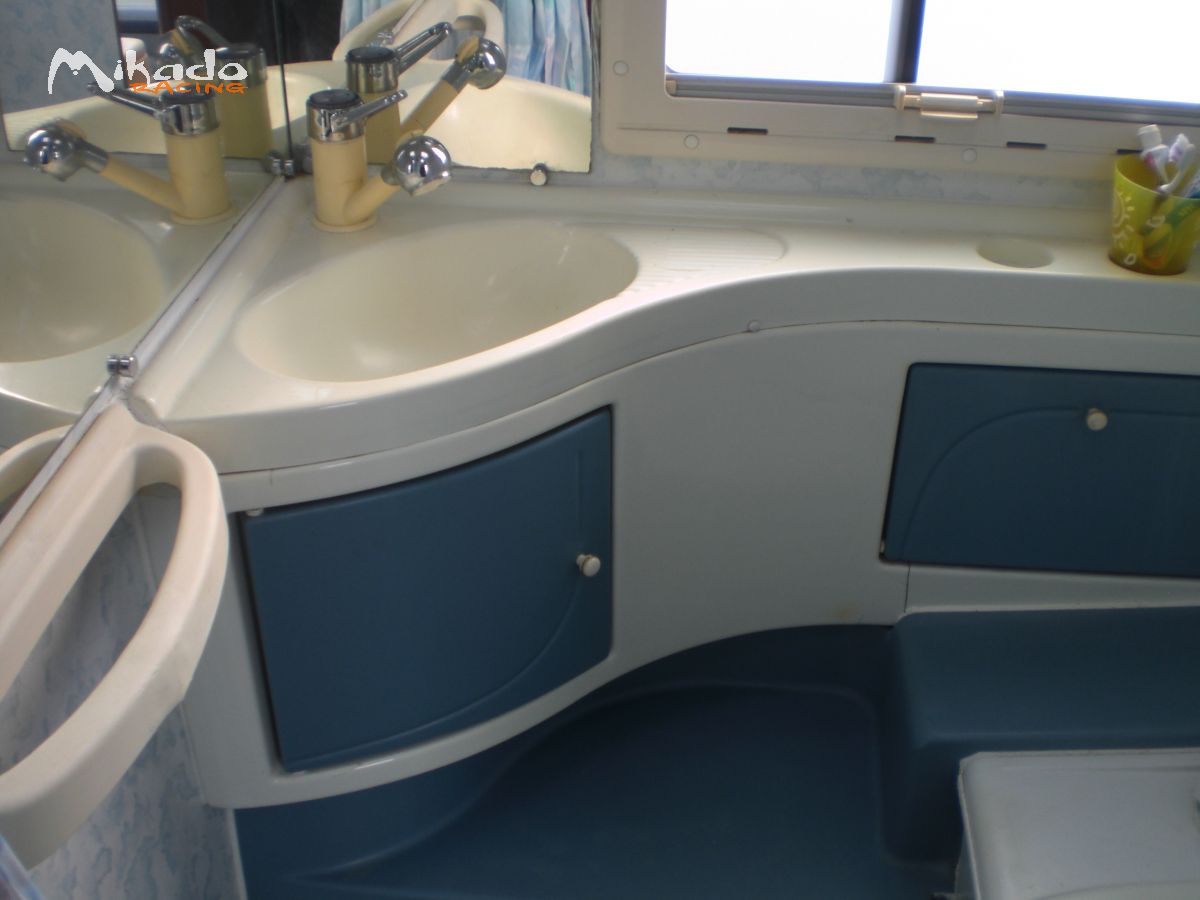 vend profilé canping cars rapido – photo 6 sur 6