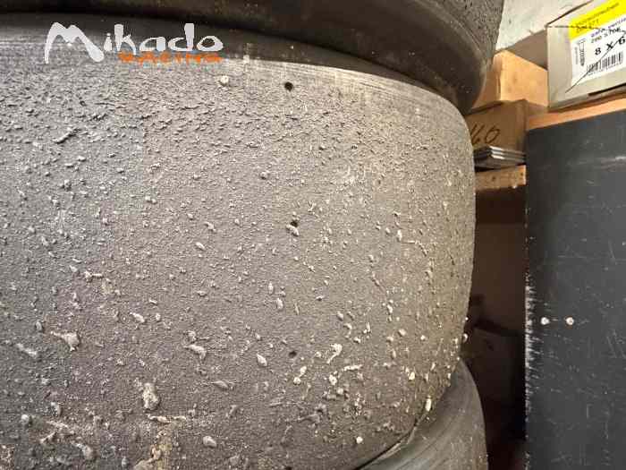 Pneu Pirelli – photo 3 sur 3