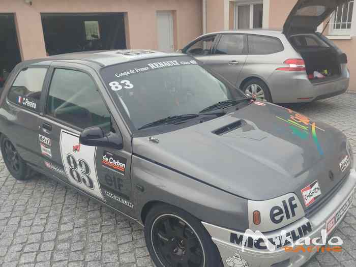 Clio coupe – photo 3 sur 4