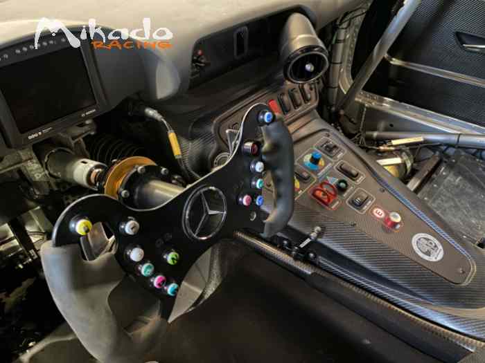 MERCEDES AMG GT4 – photo 2 sur 5