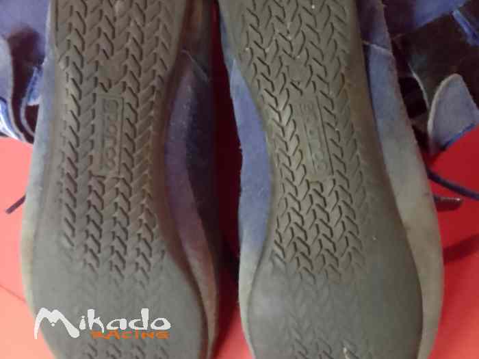 Chaussures T42 + GantsT11 + Cagoule – photo 3 sur 6