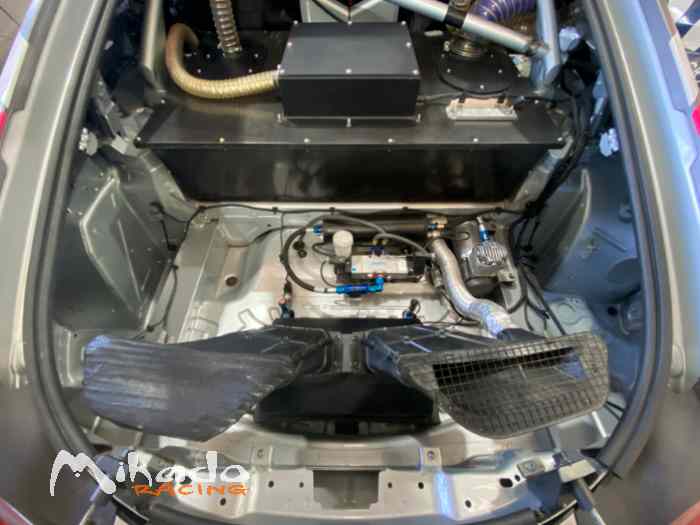 MERCEDES AMG GT4 – photo 3 sur 5