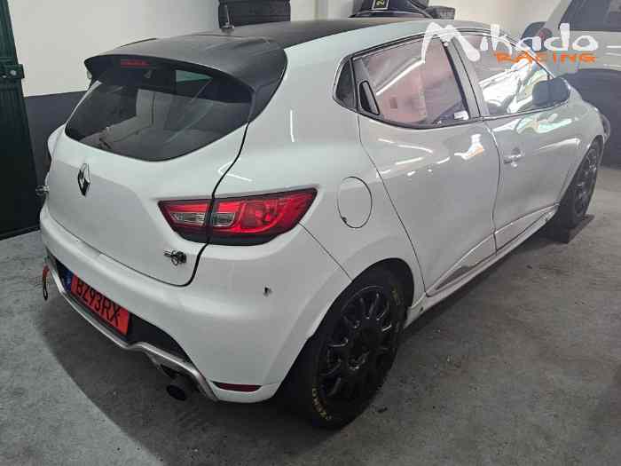 Renault Clio R3T – photo 3 sur 6