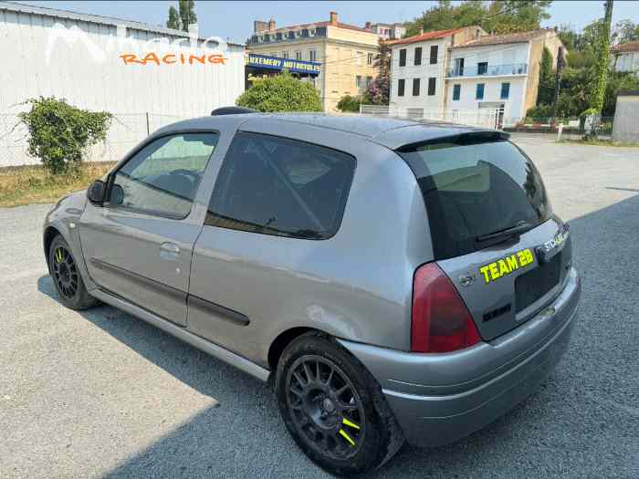 Clio 2 n3 – photo 3 sur 5