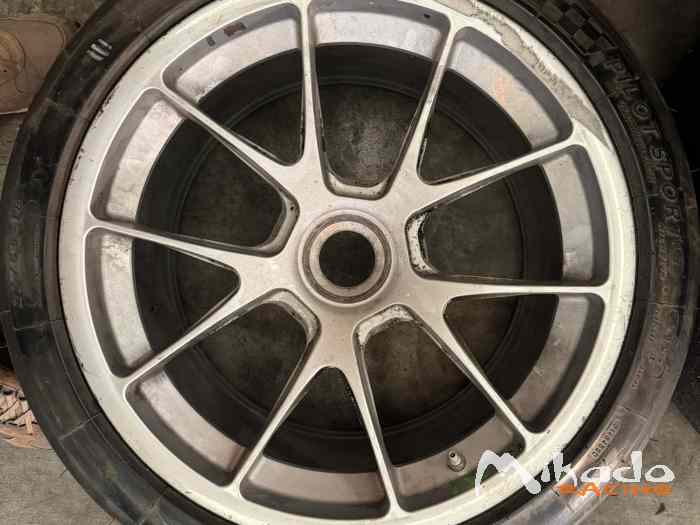 Jantes Porsche Racing à écrou central – photo 2 sur 6