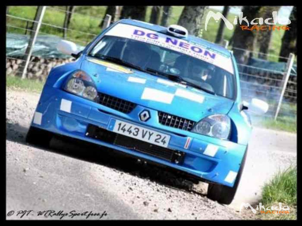 Clio 2 F2000 – photo 1 sur 3