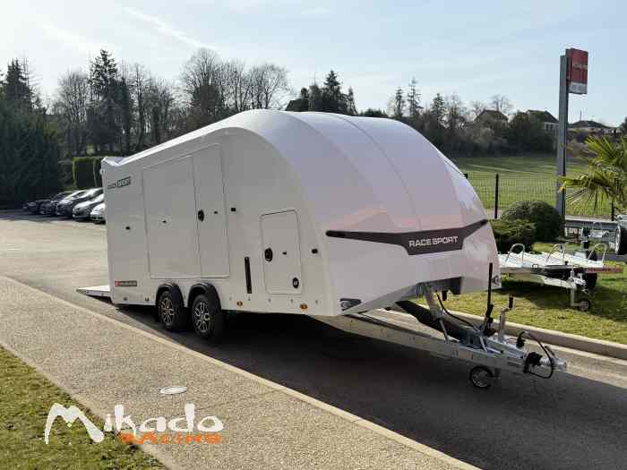 REMORQUE NEUVE PORTE VOITURE CONFIDENTIEL BRIAN JAMES RACE SPORT 5.00m x 2.10m 3T / JANTES ALUMINIUM / TREUIL ELECTRIQUE / KIT DE BASCULEMENT / LIVRAISON DANS TOUTES LA FRANCE... – photo 2 sur 6