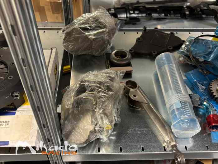 Lot de pièces Chevron B21 – photo 4 sur 5