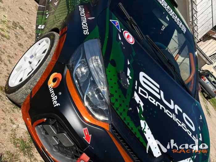 Vendo Renault Clio IV rally – photo 2 sur 6