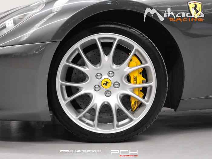 FERRARI 599 GTB Fiorano 6.0i V12 620cv F1 - 61.600 Kms - 2009 – photo 6 sur 6