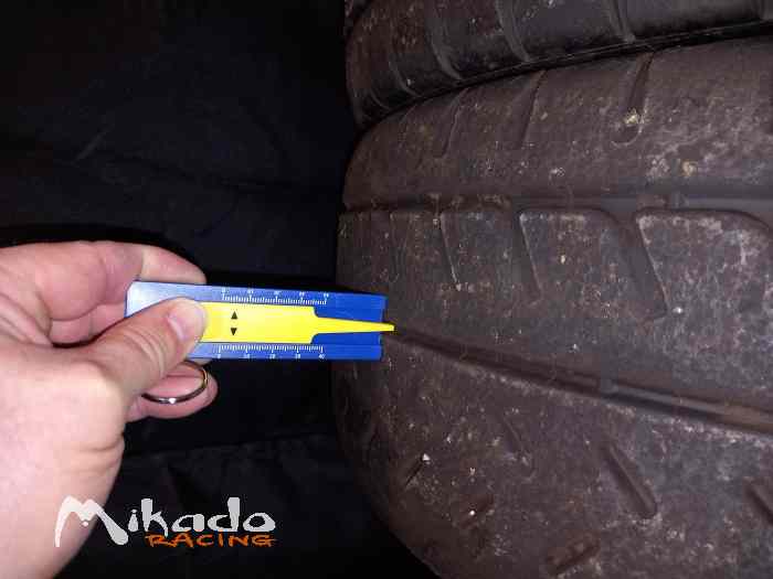 2 pneus Michelin 19x63x17 en N21 – photo 3 sur 5