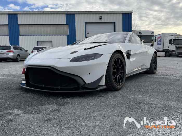 Aston Martin GT4 – photo 3 sur 6
