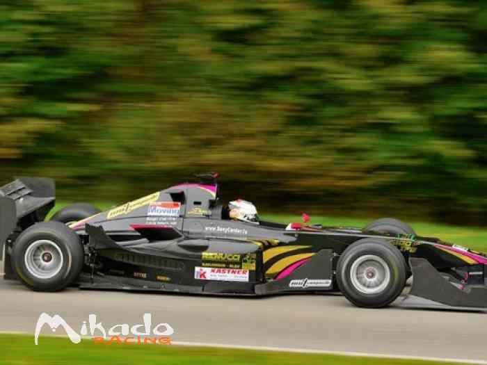 Lola F3000 – photo 2 sur 3