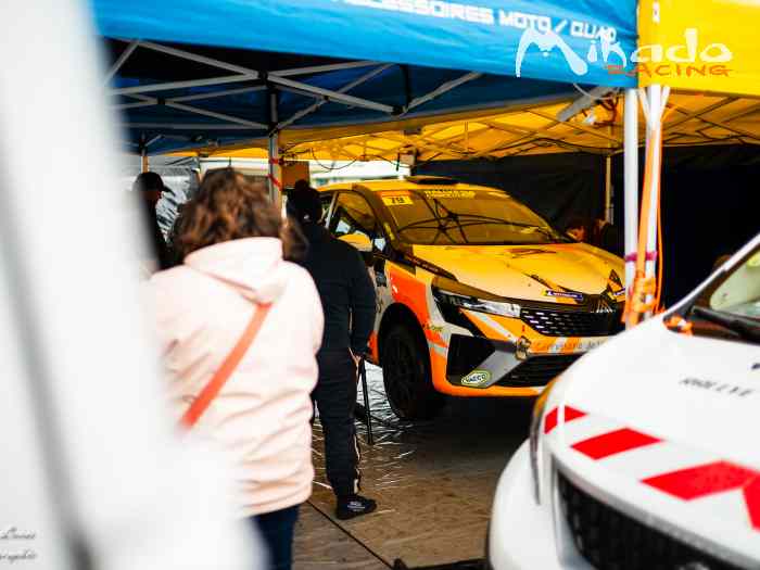 location clio rally 5 – photo 3 sur 3