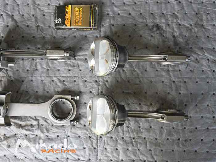 Bielles et pistons forgés EW10J4/S – photo 2 sur 3
