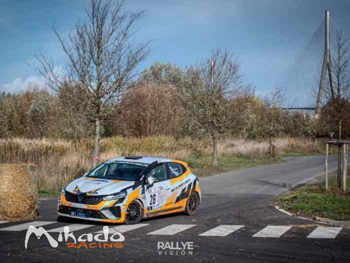 location clio rally 5 - rallye st geniez d'olt 2026 – photo 2 sur 3