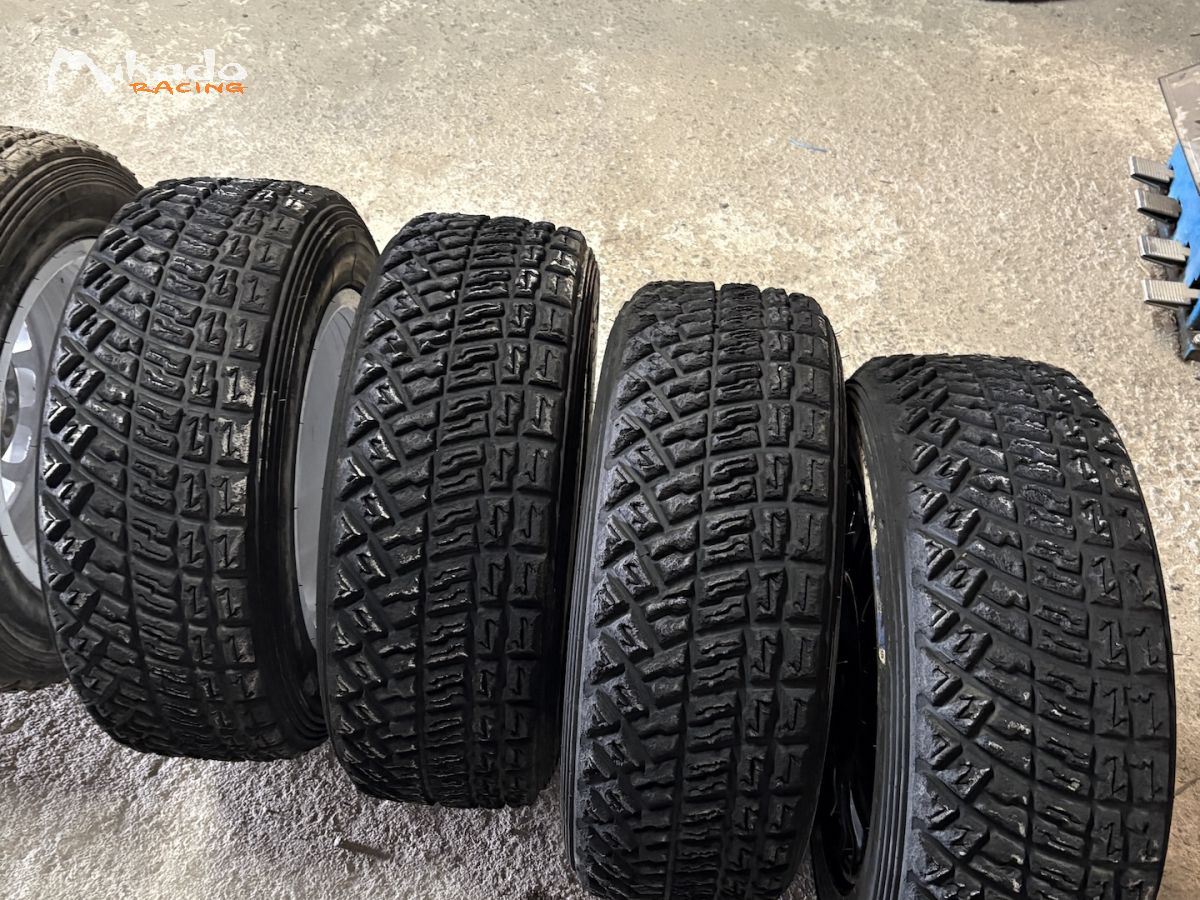 PNEUS MICHELIN TERRE OCCASIONS 17/65-15 G91 – photo 1 sur 2