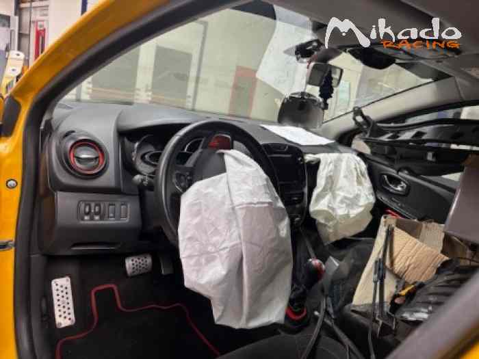 clio 4 RS accidentée – photo 4 sur 5