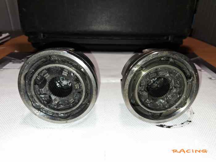 2 têtes de cardan Saxo/C2 Super1600 – photo 2 sur 2