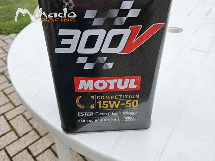 HUILE MOTUL 300V - 10W40 Neuve avec bague 2x2Litres – photo 3 sur 4