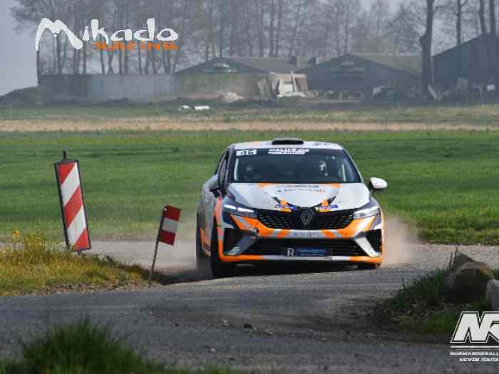 Location clio rally5 – photo 2 sur 3