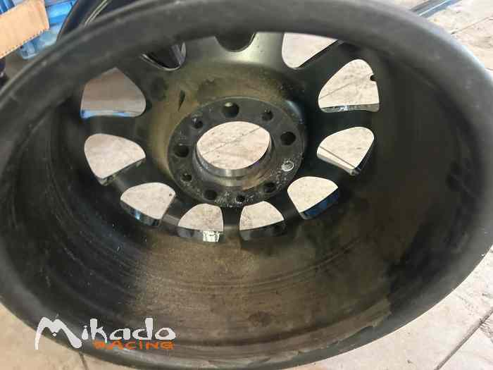 Lot de 6 jantes OZ magnésium 8x18 vw polo R5 – photo 2 sur 3