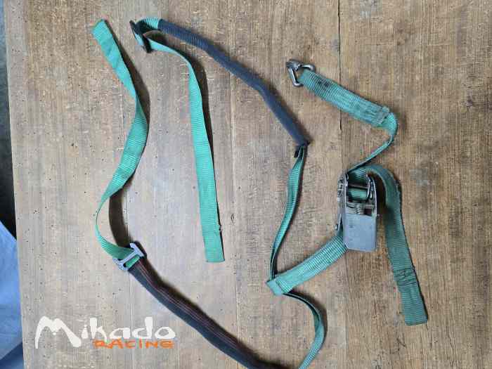 Sangles de roue de secours – photo 2 sur 3