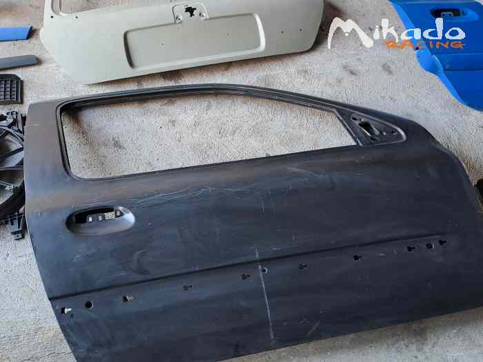Pièces de carrosserie clio 2 RS – photo 3 sur 6