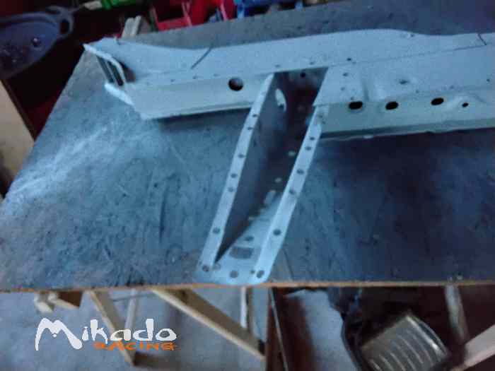 Longeron gauche BMW E 30 – photo 2 sur 4