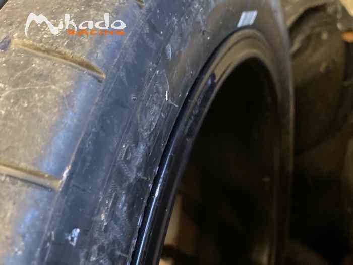 Urgent - Pneus 16p Michelin 31 + jantes – photo 2 sur 3