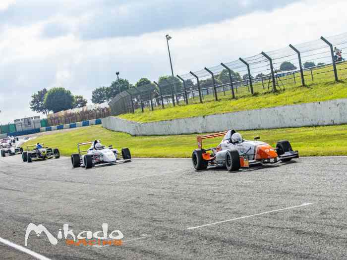 (Vendu) Formule Renault FR2000 Tatuus 2009 – photo 4 sur 6