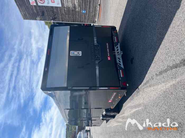 ** AFFAIRE A SAISIR ** occasion seulement 500kms, BRIAN JAMES RACE SPORT 5.5 X 2.1M immatriculation du 12/25, tva récupérable – photo 3 sur 5