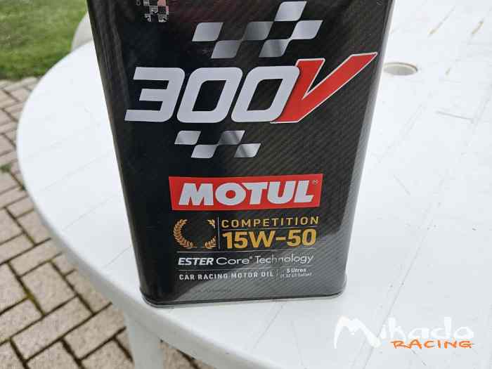 4 litres HUILE MOTUL 300V - 15W50 Neuve – photo 2 sur 5