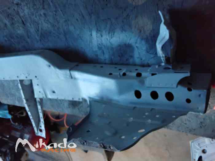 Longeron gauche BMW E 30 – photo 4 sur 4