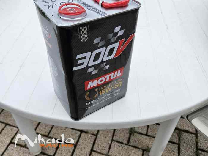 4 litres HUILE MOTUL 300V - 15W50 Neuve – photo 3 sur 5