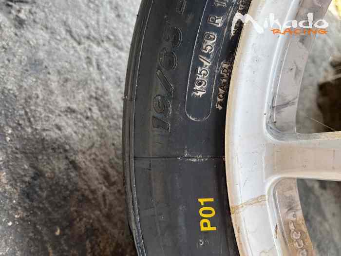 Un pneu P01 Michelin 17 pouces neuf – photo 2 sur 2