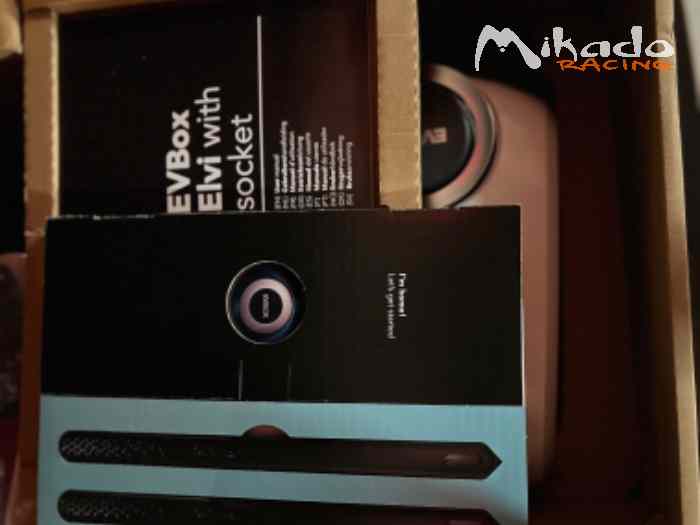 A saisir Borne recharge rapide véhicule électrique ELVI wallbox E3321 – photo 3 sur 3