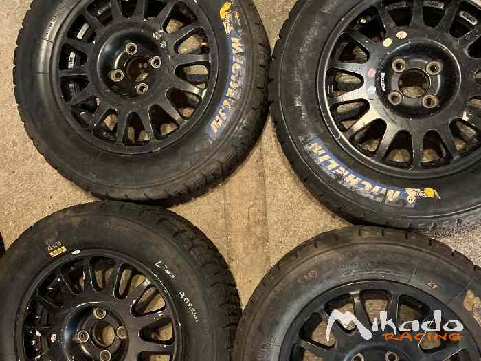 Jantes terre de Clio rally 5 avec pneus et pièces – photo 2 sur 2