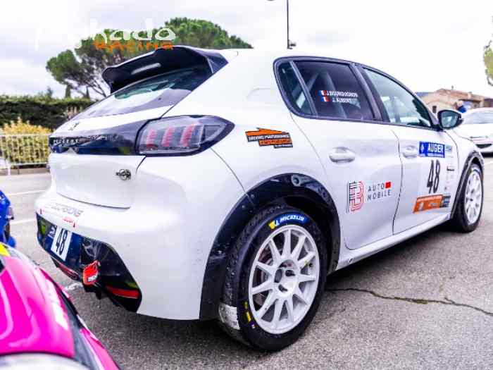 Location Peugeot 208 Rally4 – photo 3 sur 5