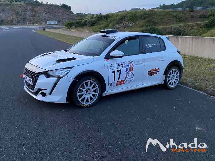 Location Peugeot 208 Rally4 – photo 5 sur 5