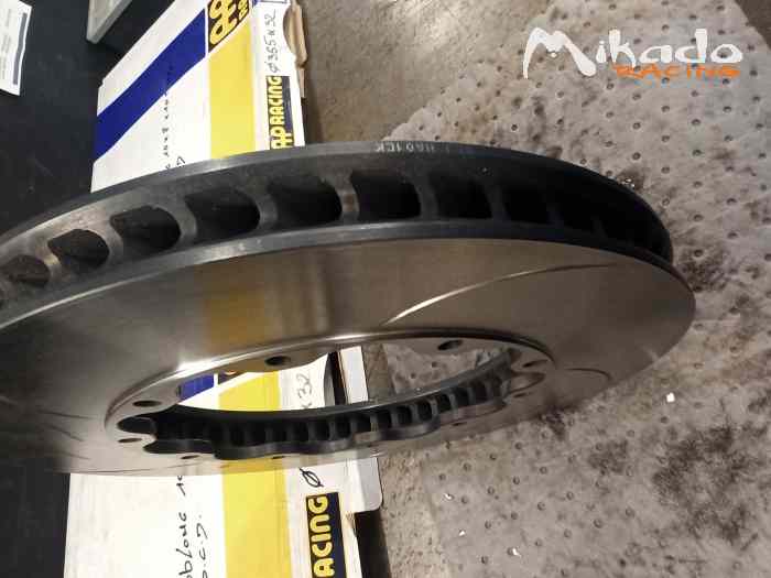 Disques de freins ap racing 355 x 32 – photo 5 sur 6